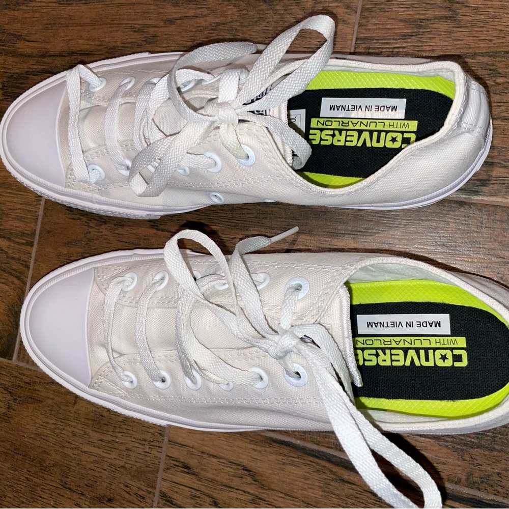 Converse Chuck 2 Lunarlon Unisex ( men’s size 8, women’s 10)